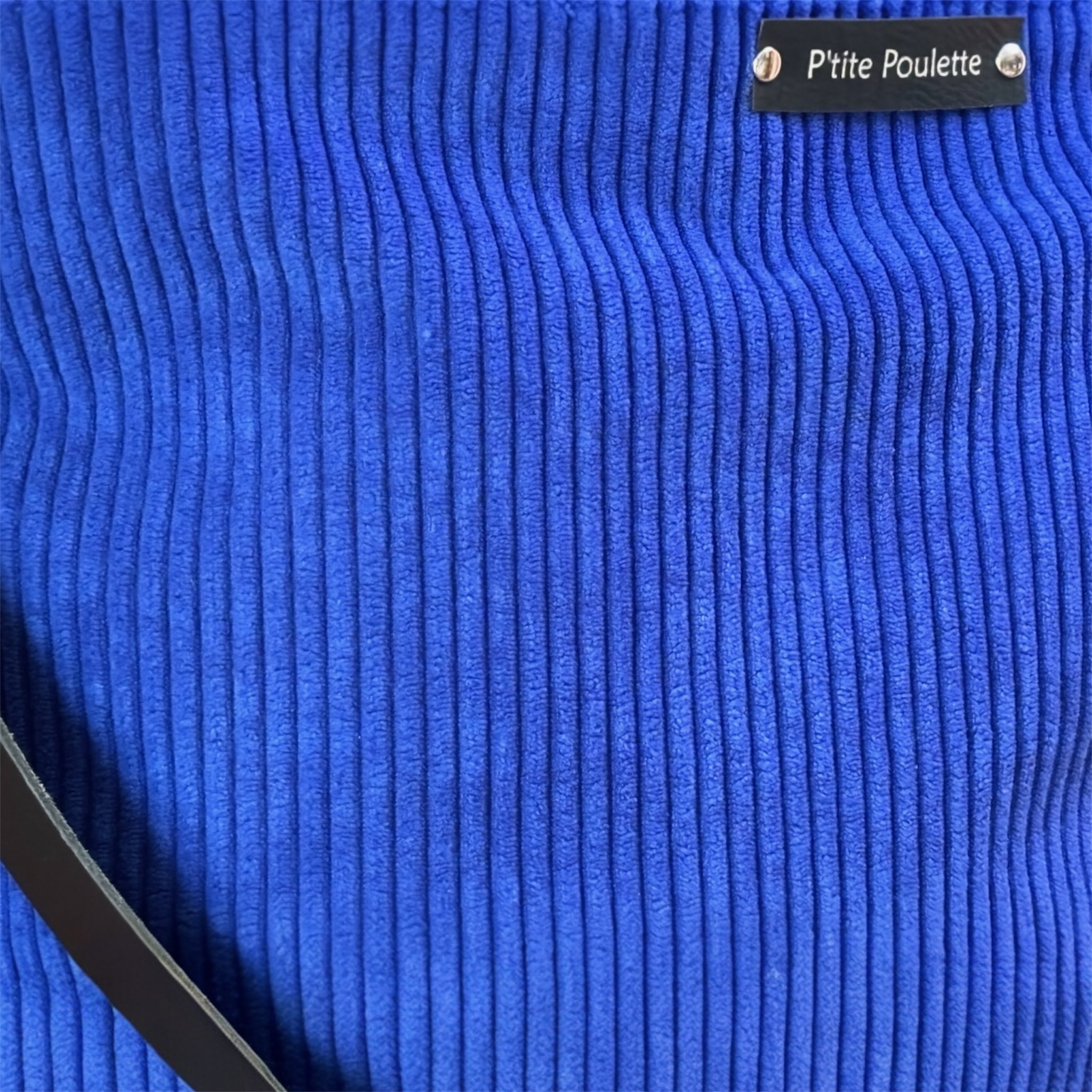 Sac cabas en velours côtelé avec anse en cuir porté épaule